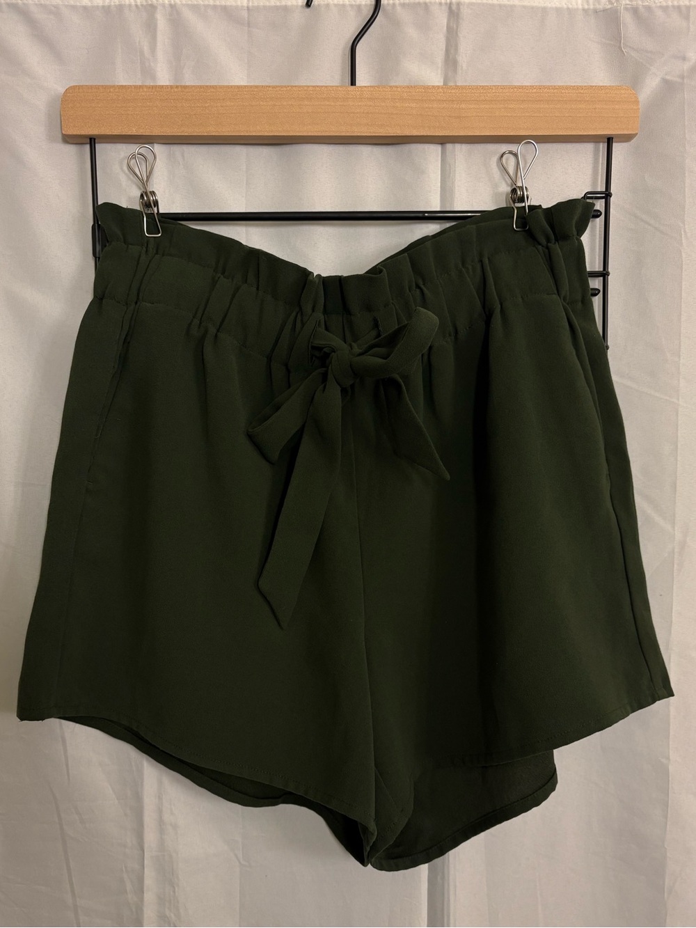 LOFT Green High Waisted Tie Shorts sz small